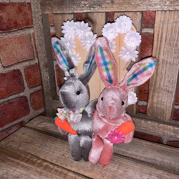 Vintage style velveteen bunny rabbits decor Spring Easter decor - Picture 3 of 7